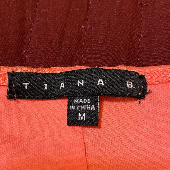 Tiana B. Coral Lace Dress Medium - Picture 5 of 7